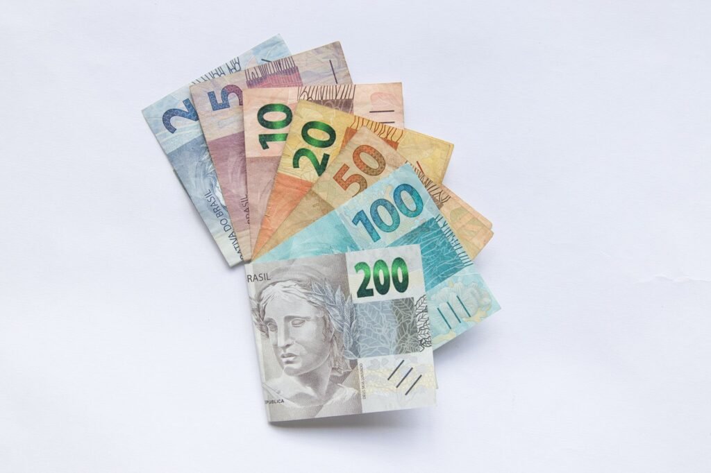 online income streams Americans living abroad 2026 — photo by Ivo Brasil via Pexels