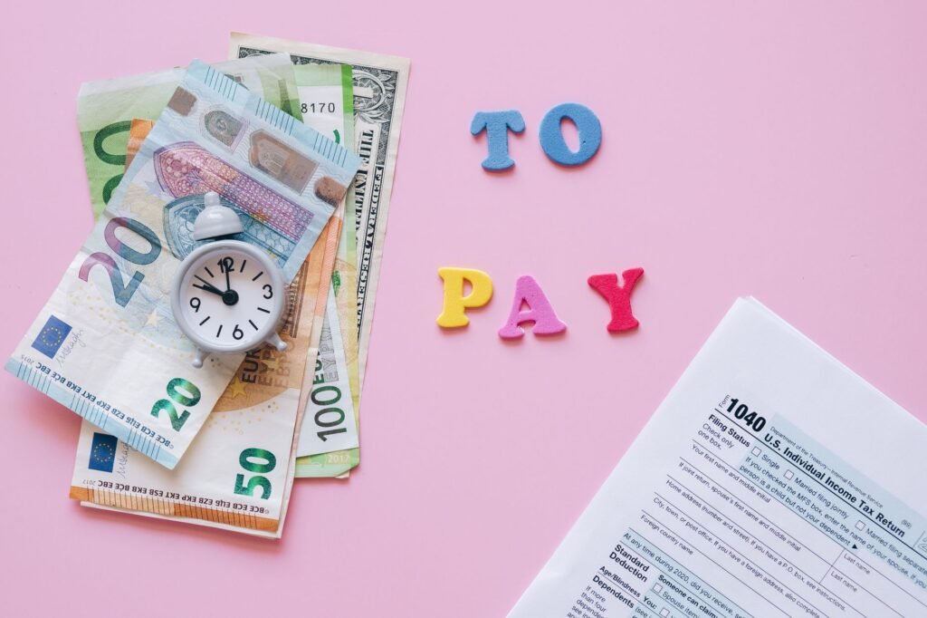 statute of limitations debt moving abroad expat — photo by Leeloo The First via Pexels